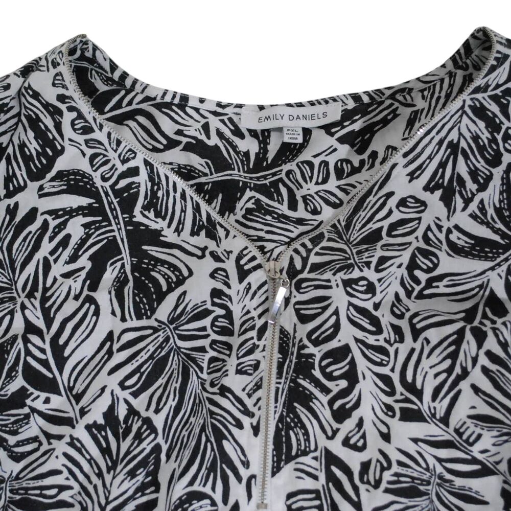 Emily Daniels Black And White Floral Short Sleeve Top | Women's Petites PXL - Picture 6 of 9